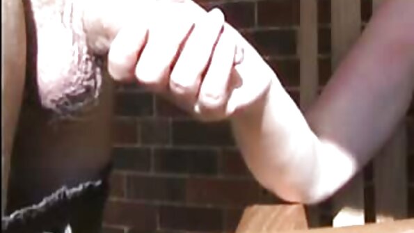 Vaalea pulleampi saa molemmat reiät ravished