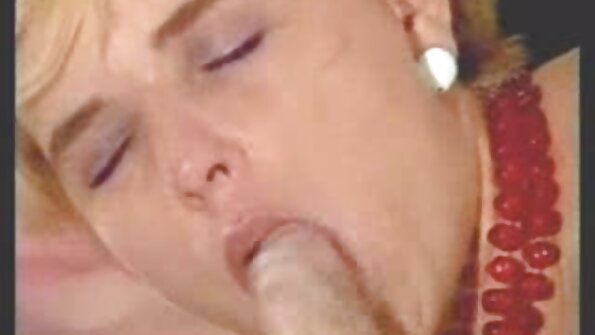 Josie Kennedy täynnä tuoretta salamia