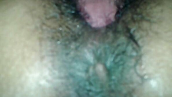 Kaunis blondi on vitun tatuoitu muukalainen