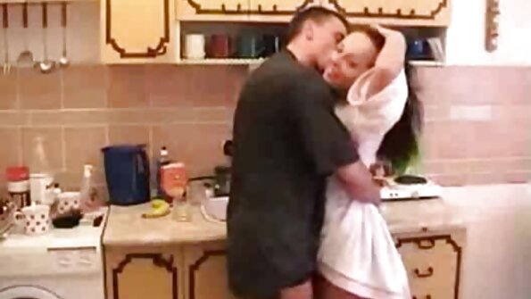 Kaksi ihanaa lesboa tyydyttää toisiaan