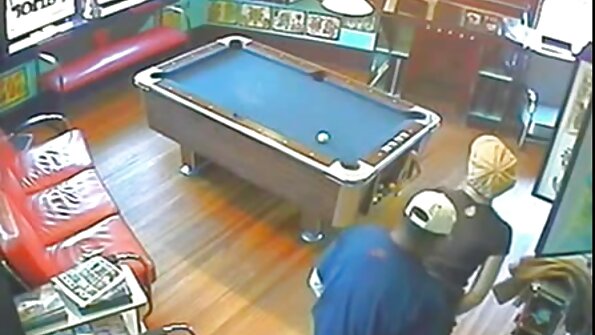 Kotiäiti Cherie Deville perseestä sisään the allas