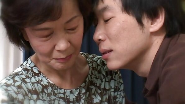 Pitkäjalkainen hottie vaientanut sokea hovimestari