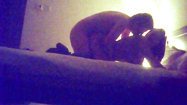 Huolellinen persehaku poliisiasemalla