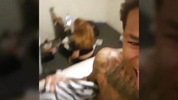 Lohtu sisarelle laissa pullea ja mehukas kusipää