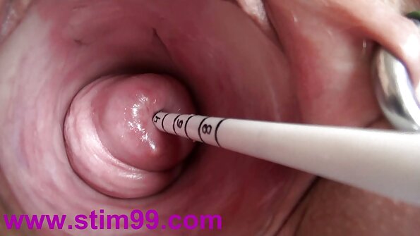 Kelly Madison ilo hänen muffhole sängyssä