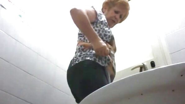 Houkutteleva punapää Wendy viettelee ihailijansa