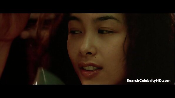 Herkullinen milf harrastaa villiä seksiä