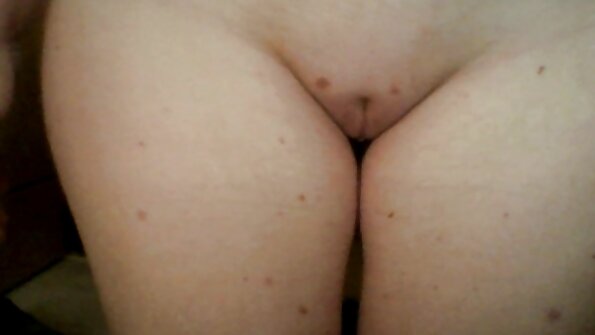 Äiti kiusaa nuorta hippiä