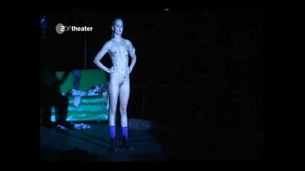 Kaunis blondi tykkää saada perseestä