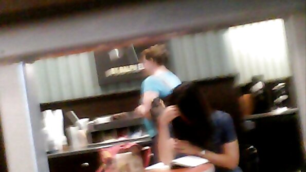 Upea vaimo pettää miestään